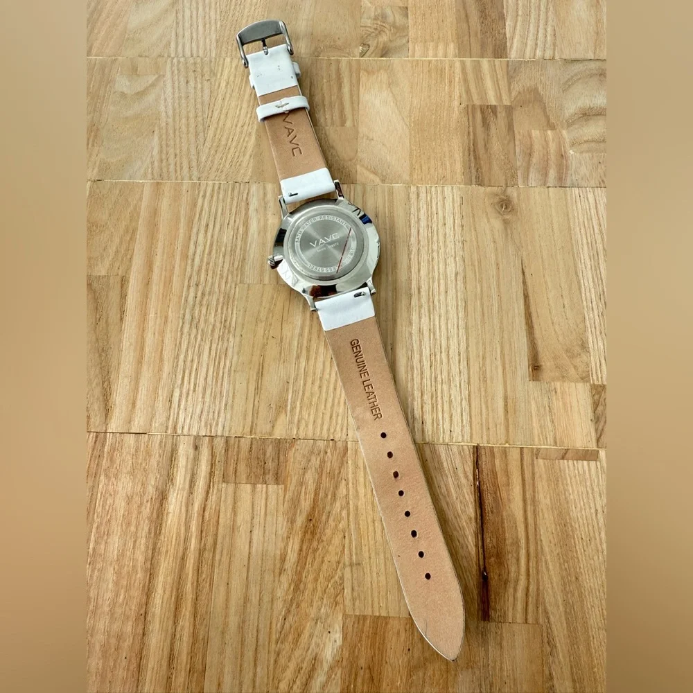 VAVC men’s silver tone white leather watch NEW BATTERY